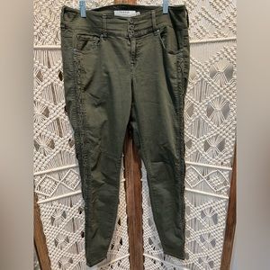 EUC Torrid Olive Green Lace Up Jeggings size 14 extra tall